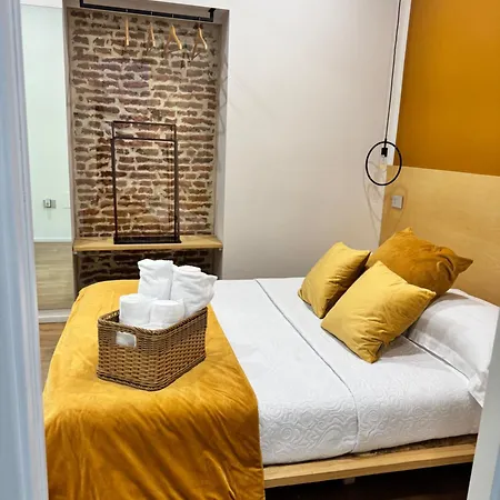 Via Del Centro 4*